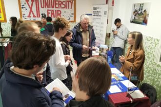 Prestigiosas universidades de Europa y Norteamérica acuden a la Vega Baja de Alicante en busca de estudiantes con talento