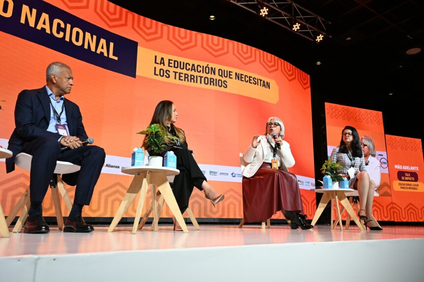 Panel de la Cumbre Líderes por la Educación en Colombia