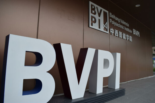 Consejera Carmen Ortí y rector José Capilla en la inauguración del campus de la UPV en Hangzhou